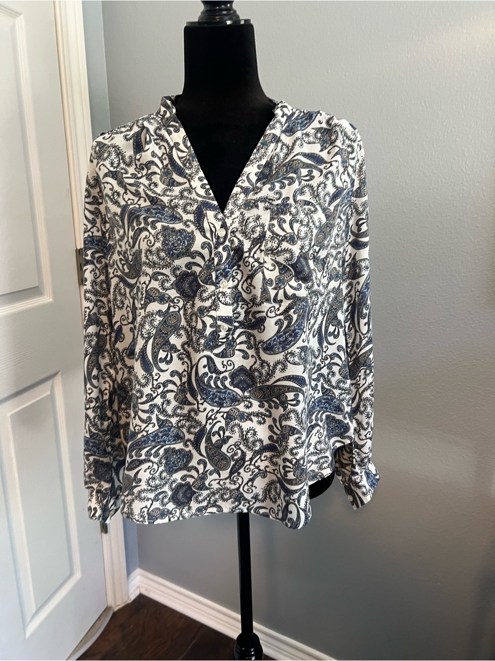 H&M White and Blue Paisley V-Neck Blouse